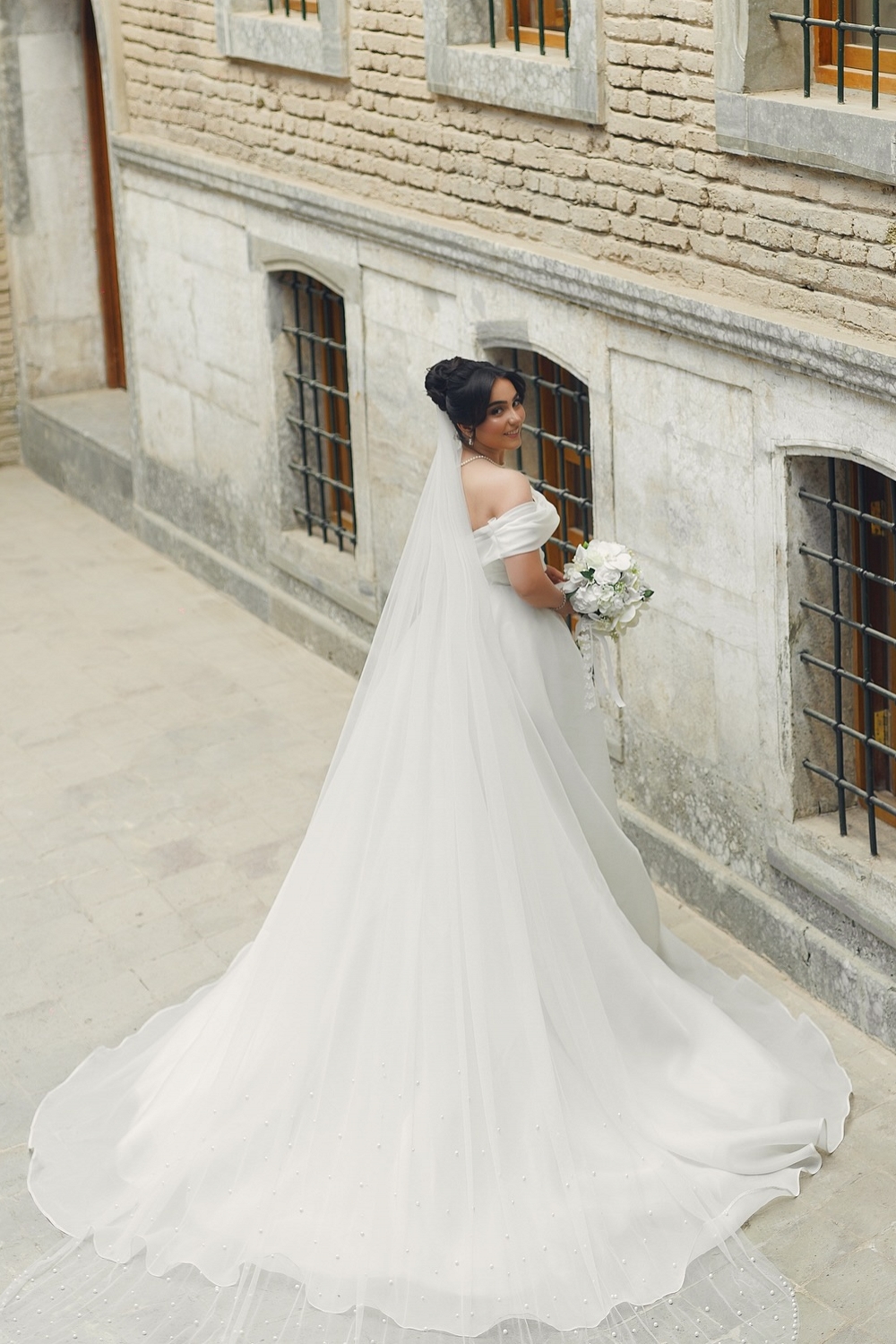 Robes de mariée simples Robe de mariée en organza à coupe trapèze à bas prix