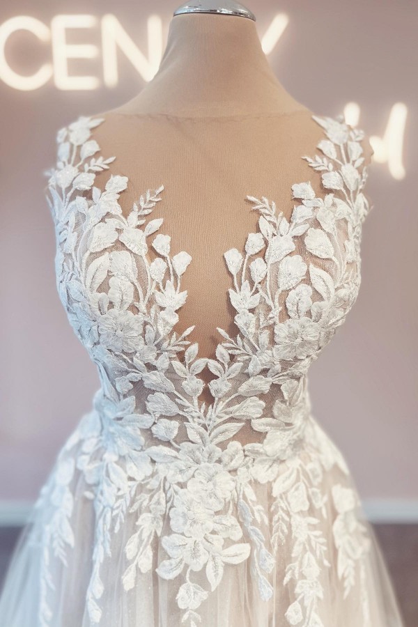 Robe de mariée ligne-A col rond en fleuries pas cher