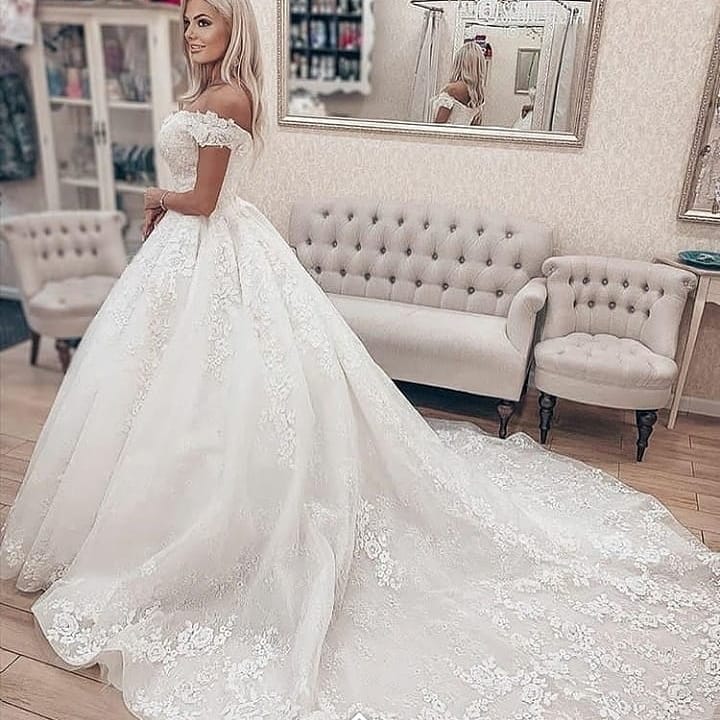 Robes de mariée princesse en dentelle | Superbes robes de mariée pas chères