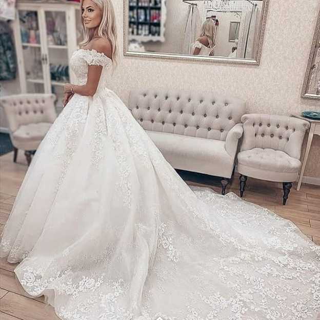 Robes de mariée princesse en dentelle | Superbes robes de mariée pas chères