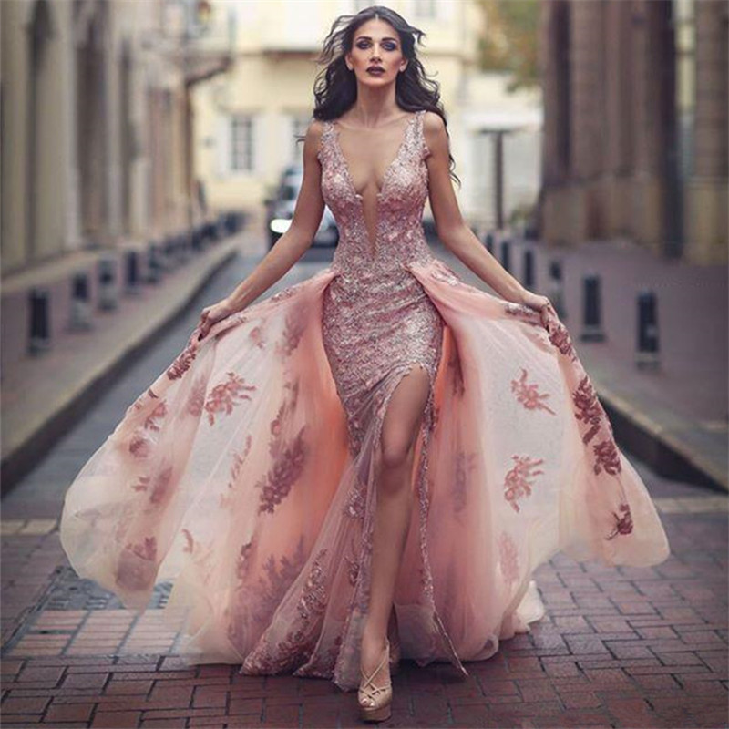 Forme Fourreau Traîne moyenne Col en V Tulle Robes de soirée avec Dentelle