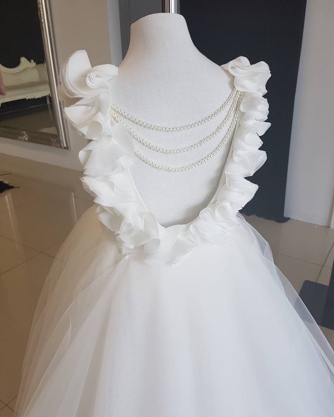 Robe de demoiselle d'honneur enfant princesse en tulle avec fleurs | Robe fillette princesse longue élégante avec perles