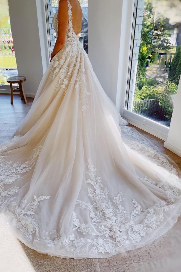 Robes de mariée à la mode Une ligne de dentelle | Robes de mariée décolleté en V