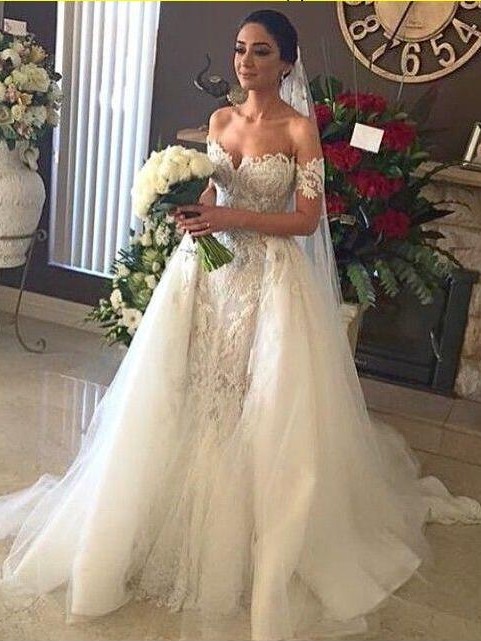 Forme Princesse Epaules Nues Jupe Détachée Robe de Mariée Dentelle