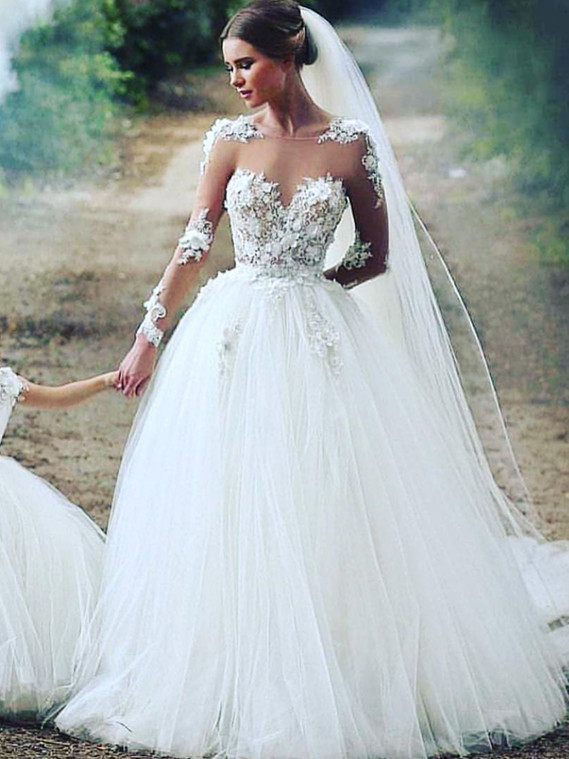 Robe de mariée princesse avec appliques | robe de mariée élégante