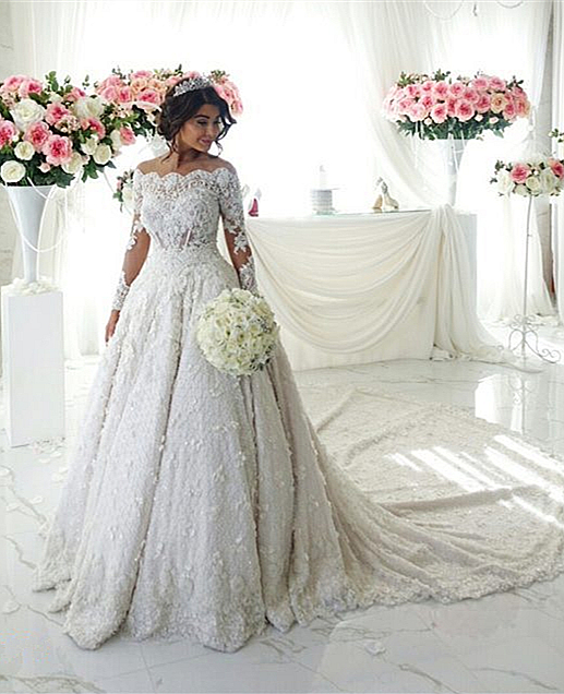 Forme princesse robe de mariée en dentelle délicat avec perle et broderie exquis traîne cathédrale