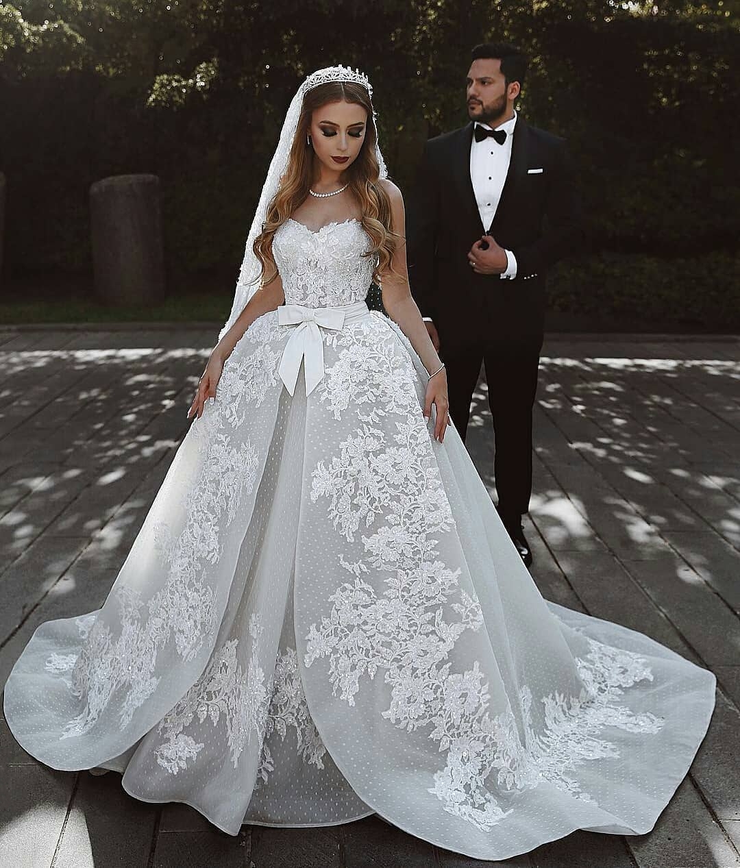 Robe de mariée princesse dentelle longue élégante avec nœud | robe de mariage élégante de luxe