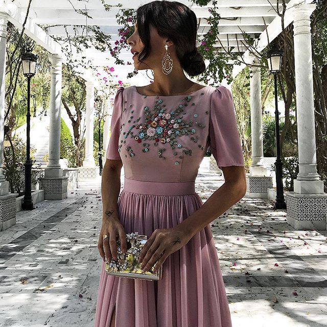 Forme A-ligne Manches Courte Col Rond Mousseline Robe de Soirée à La Fente Avant