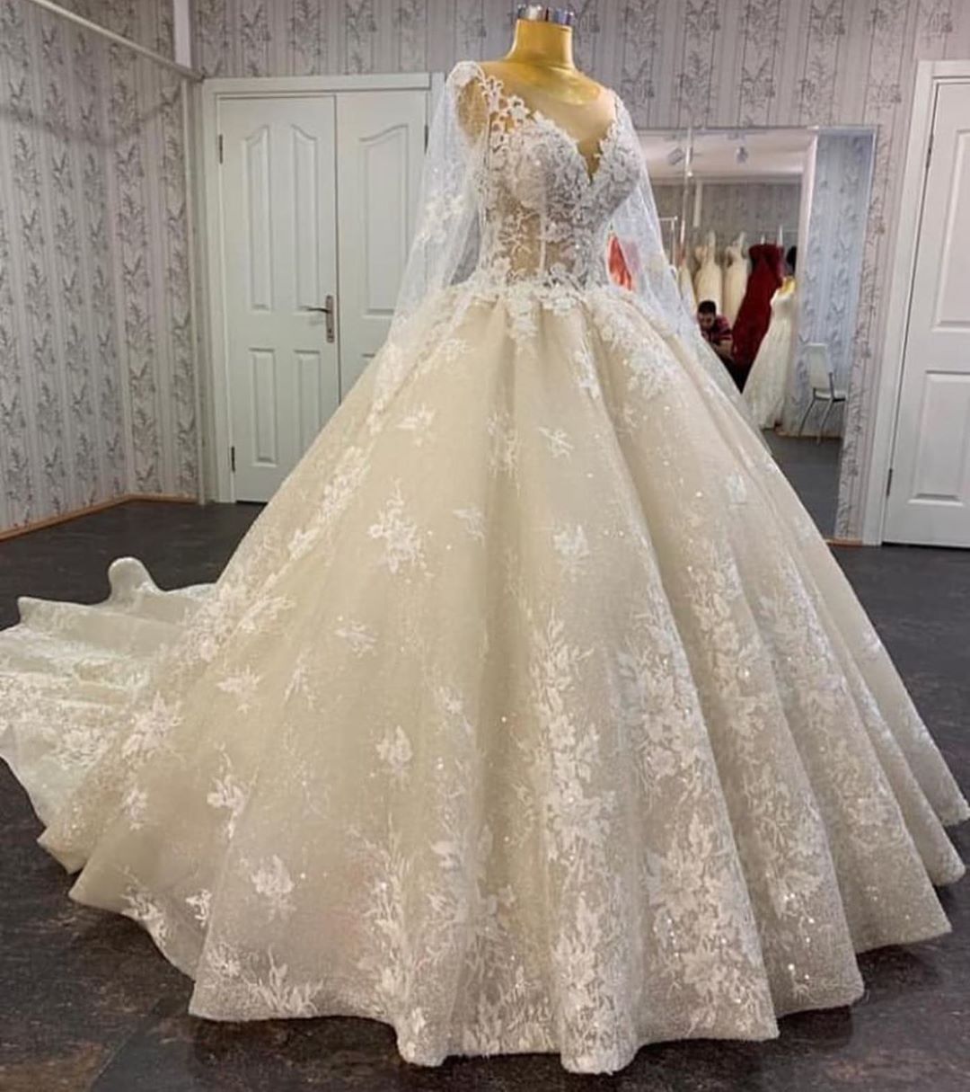 Robes de mariée princesse en dentelle | Robe de mariée à manches