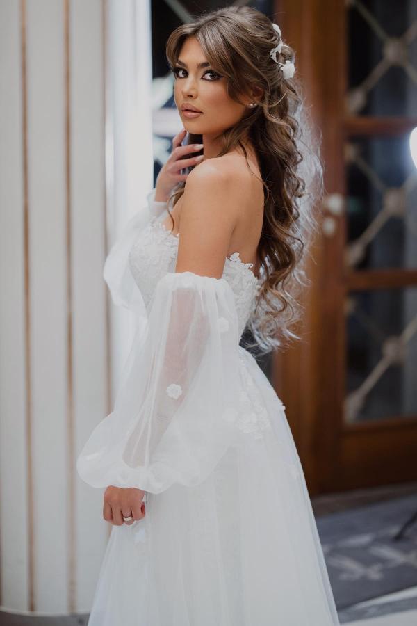 Robe de mariée ligne-A dentelle simple blanche élégante