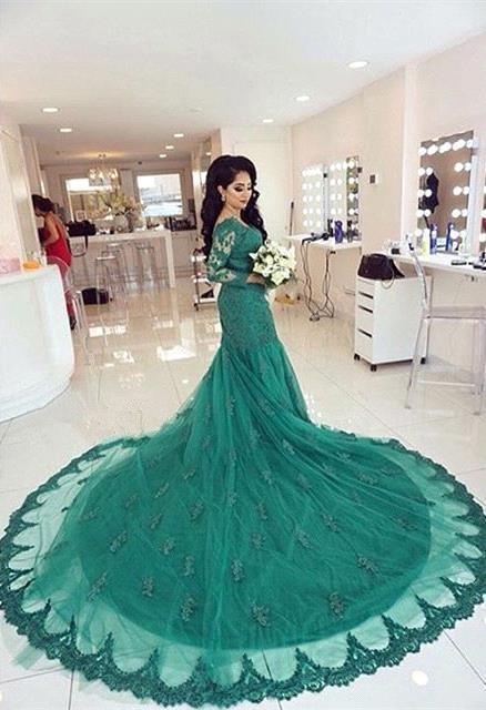 Forme Fourreau Traîne mi-longue Col en V Dentelle Robes de soirée avec Appliques