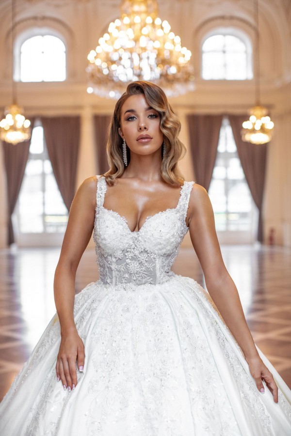 Robe de mariée princesse dentelles à bretelles unique haute gamme