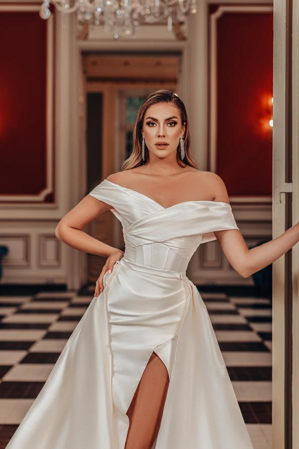 Robe de mariée A-ligne sur satin simple blanche élégante bon qualité-prix