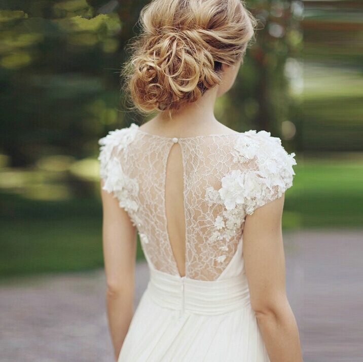 Forme Princesse Traîne moyenne Col en V Mousseline polyester Nouveau Robes de mariée A-ligne avec Fleurs