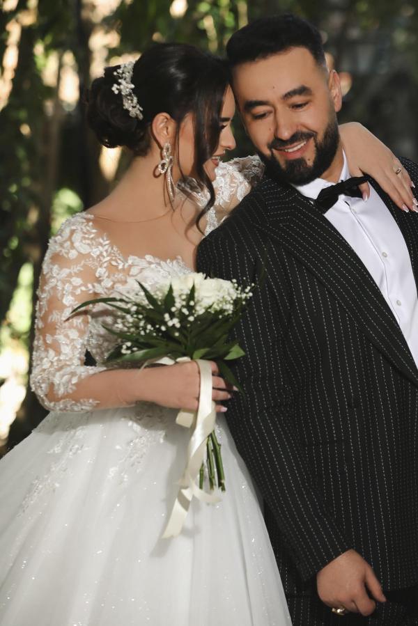 Robe de mariée princesse avec manches col V dentelles bon prix