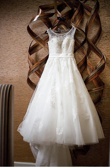 Forme Princesse Traîne moyenne Col U profond Dentelle Nouveau Robes de mariée A-ligne avec Perle