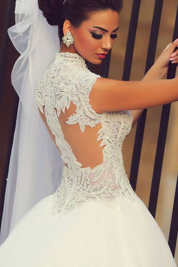 Forme Princesse Traîne moyenne Col en cœur Tulle Robes de mariée avec Dentelle