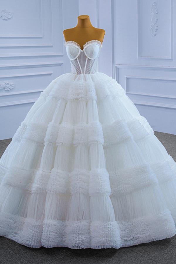 Charmante robe de mariée de bal en tulle du jardin, sans bretelles et avec longueur de plancher