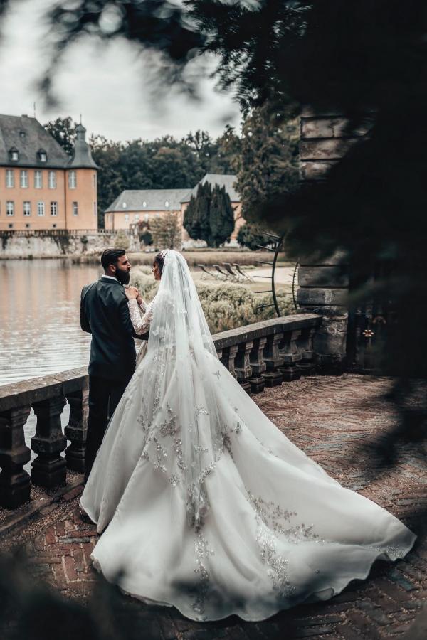 Belles robes de mariée à manches | Robes de mariée paillettes dentelle