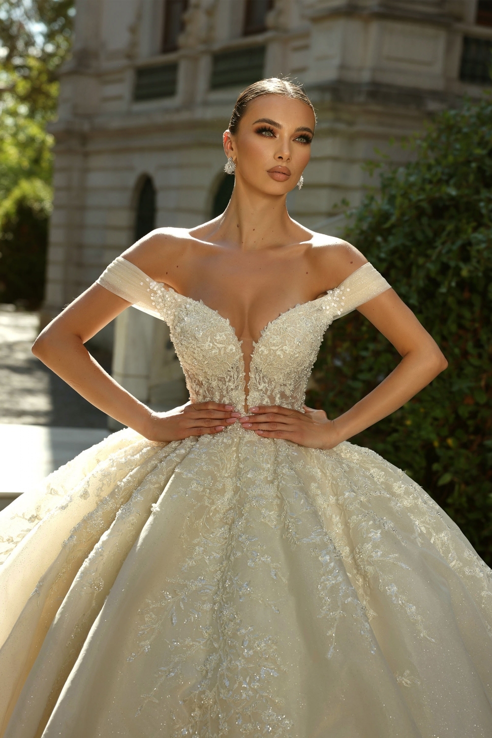 Robes de mariée princesse Robes de mariée en dentelle crème en ligne