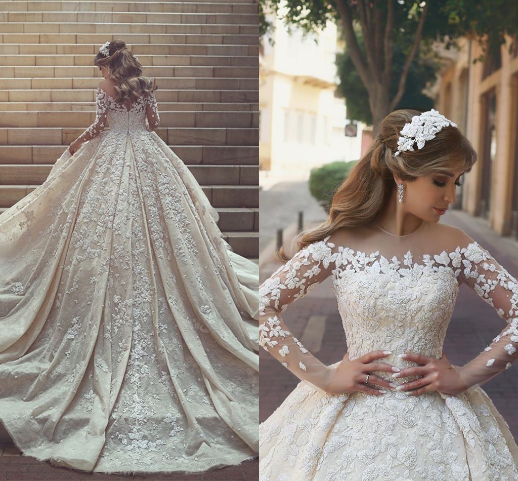 Forme Marquise Traîne mi-longue Col ras du cou Tulle Robes de mariée avec Appliques