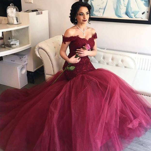 Forme trompette tulle robe de cérémonie épaules nu en dentelle délicat chic et élégante