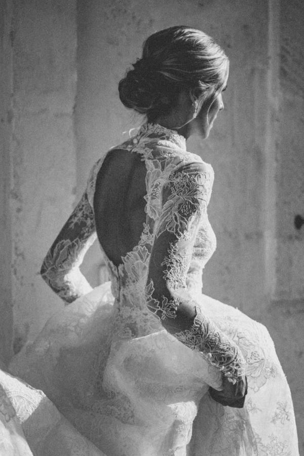 Robe de mariée col rond avec manches dentelles créative chic pas cher