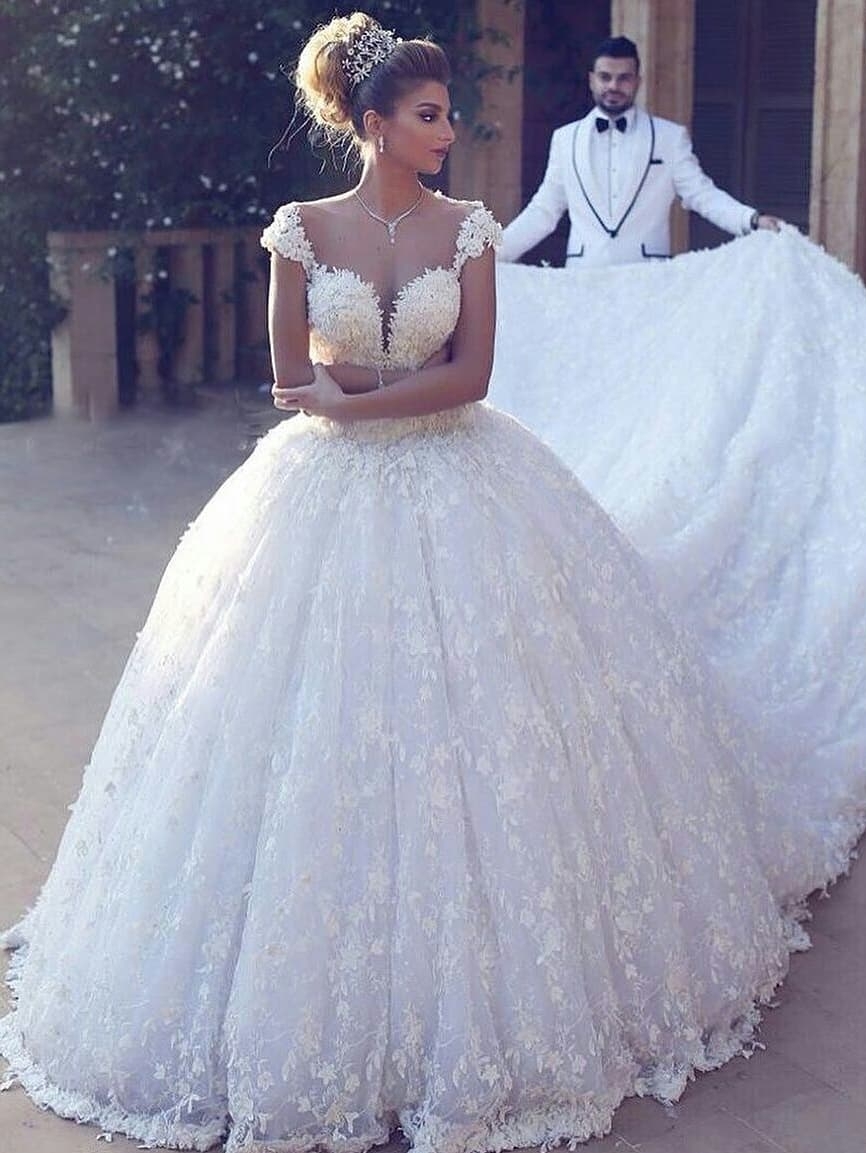 Robe de mariée princesse dentelle luxueuse traîne cathédrale avec appliques | Robe de mariage princesse longue élégante