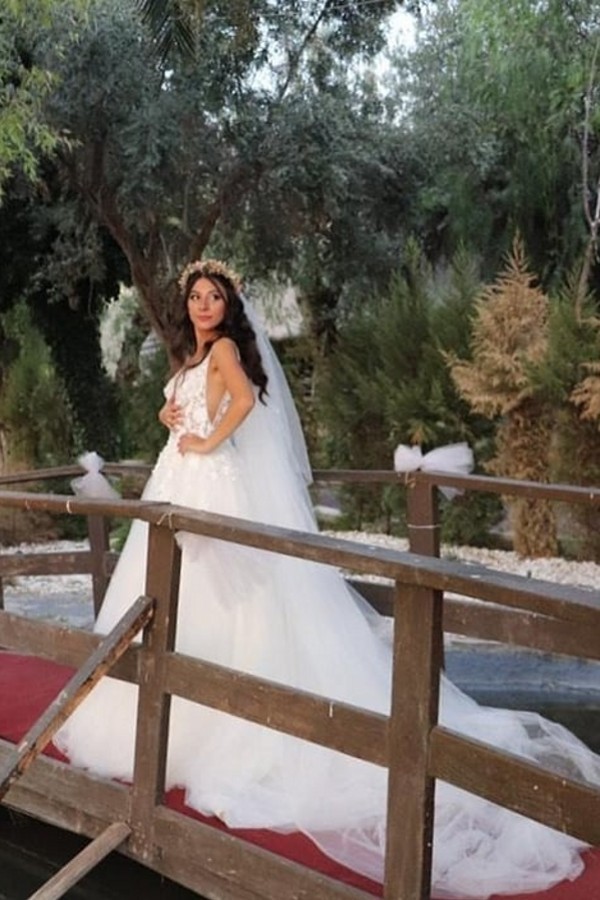 Robes de mariée de créateurs Ligne A | Vêtements de mariée en dentelle