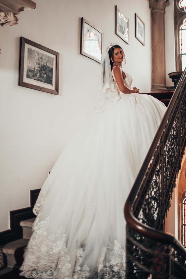 robes de mariée designer princesse | Robes de mariée col en V avec dentelle