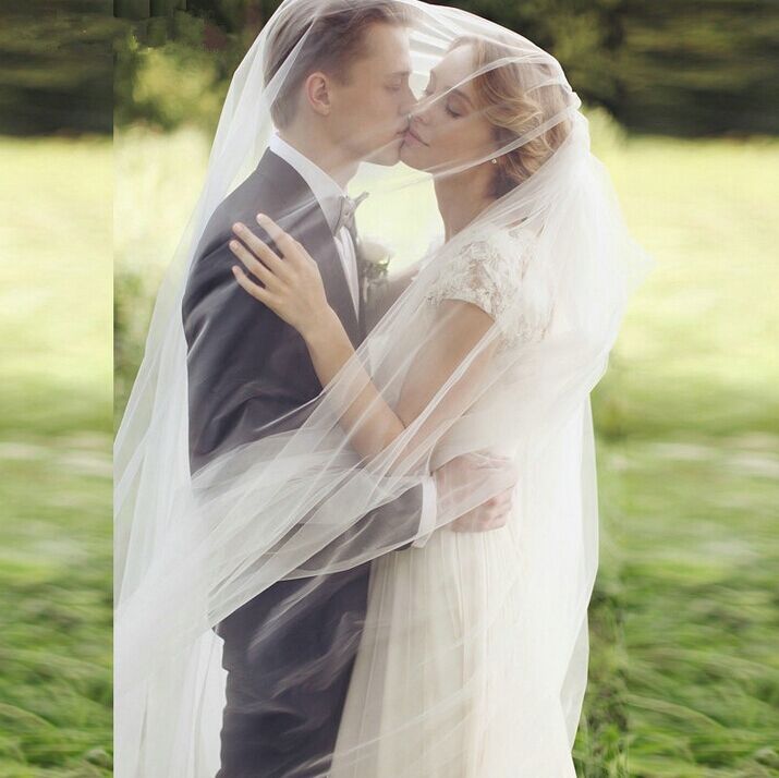 Forme Princesse Traîne moyenne Col en V Mousseline polyester Nouveau Robes de mariée A-ligne avec Fleurs