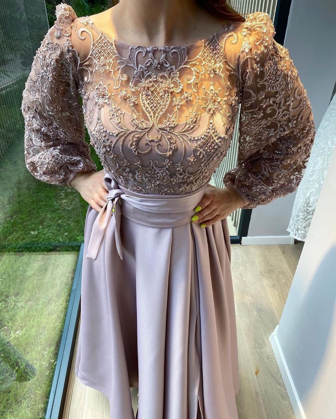 Robes de soirée roses longues avec manches | Robes de bal en dentelle