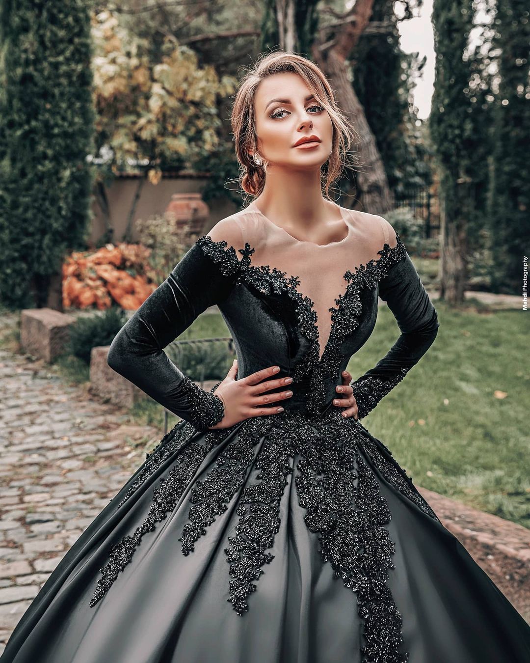 Robes de mariée princesse noir | Robes de mariée à manches