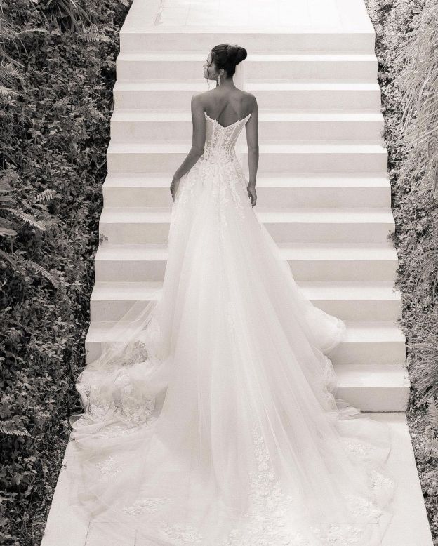 Robes de mariée de créateurs avec dentelle | Robes de mariée ligne A