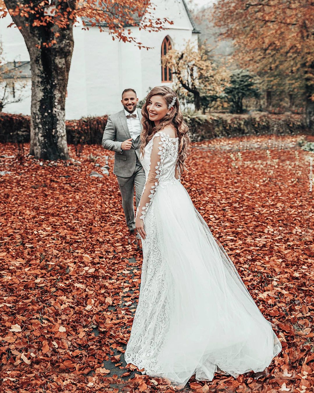 Robe de mariée à manches longues | robes de mariée en dentelle pas cher
