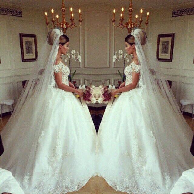 Forme Marquise Traîne moyenne Col ras du cou Dentelle 2021 Robes de mariée avec Appliques