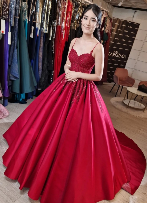 Robes de mariée rouges princesse | De belles robes de mariée longues