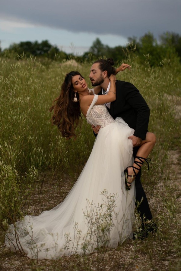 Belles robes de mariée avec dentelle | Robes de mariée pas chères ligne A