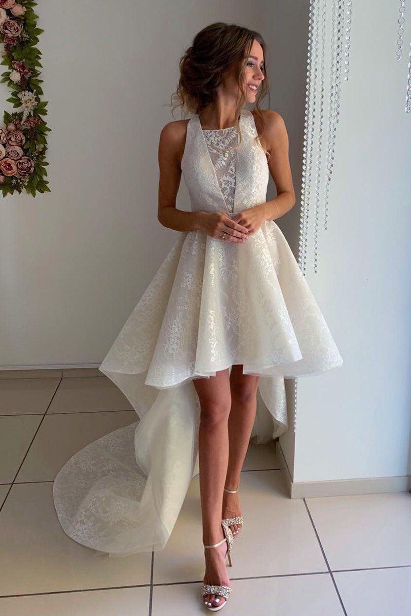 robe de mariée asymétrique en dentelle avec traîne