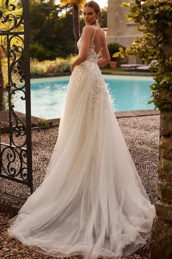 Robe de mariée sexy en dentelle trapèze Robe de mariée bohème à col en V