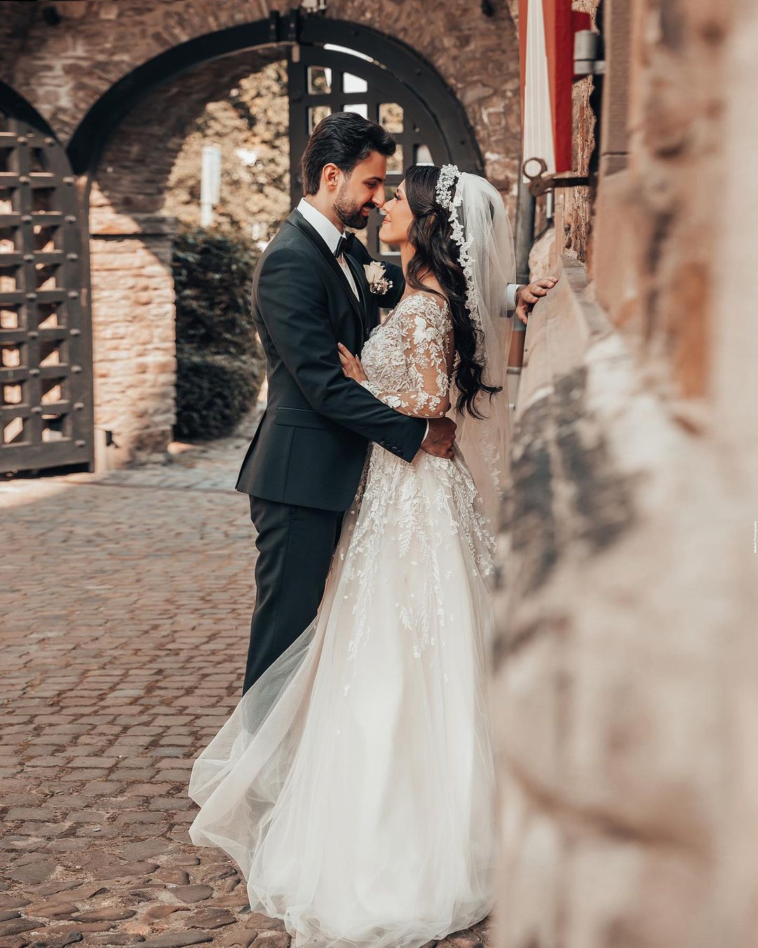 Robes de mariée élégantes à manches | Robes de mariée Une ligne en dentelle