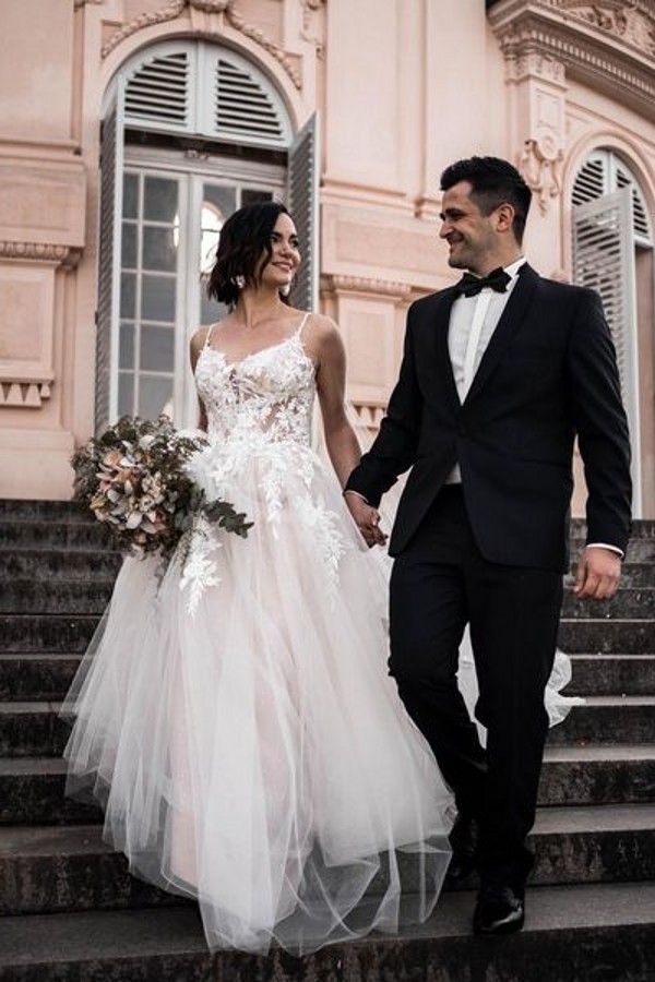 élégantes robes de mariée ligne A | robes de mariée avec dentelle