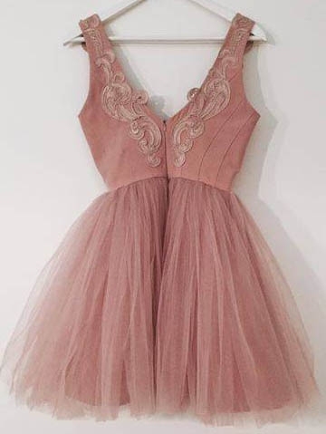 Forme Princesse Court/Mini Col en V Tulle Robes de soirée étudiante avec Appliques