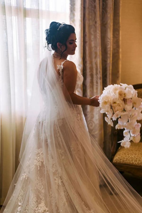 Robes de mariée modernes en ligne | Robes de mariée Ligne A en dentelle