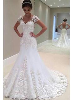 Forme Fourreau alayage/Pinceau train Col en cœur Robes de mariée avec Dentelle