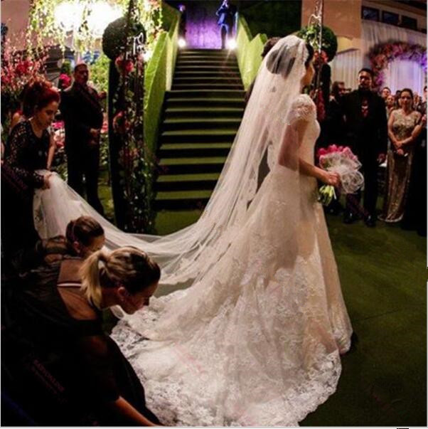 Forme Princesse alayage/Pinceau train Tulle Robes de mariée A-ligne avec Dentelle