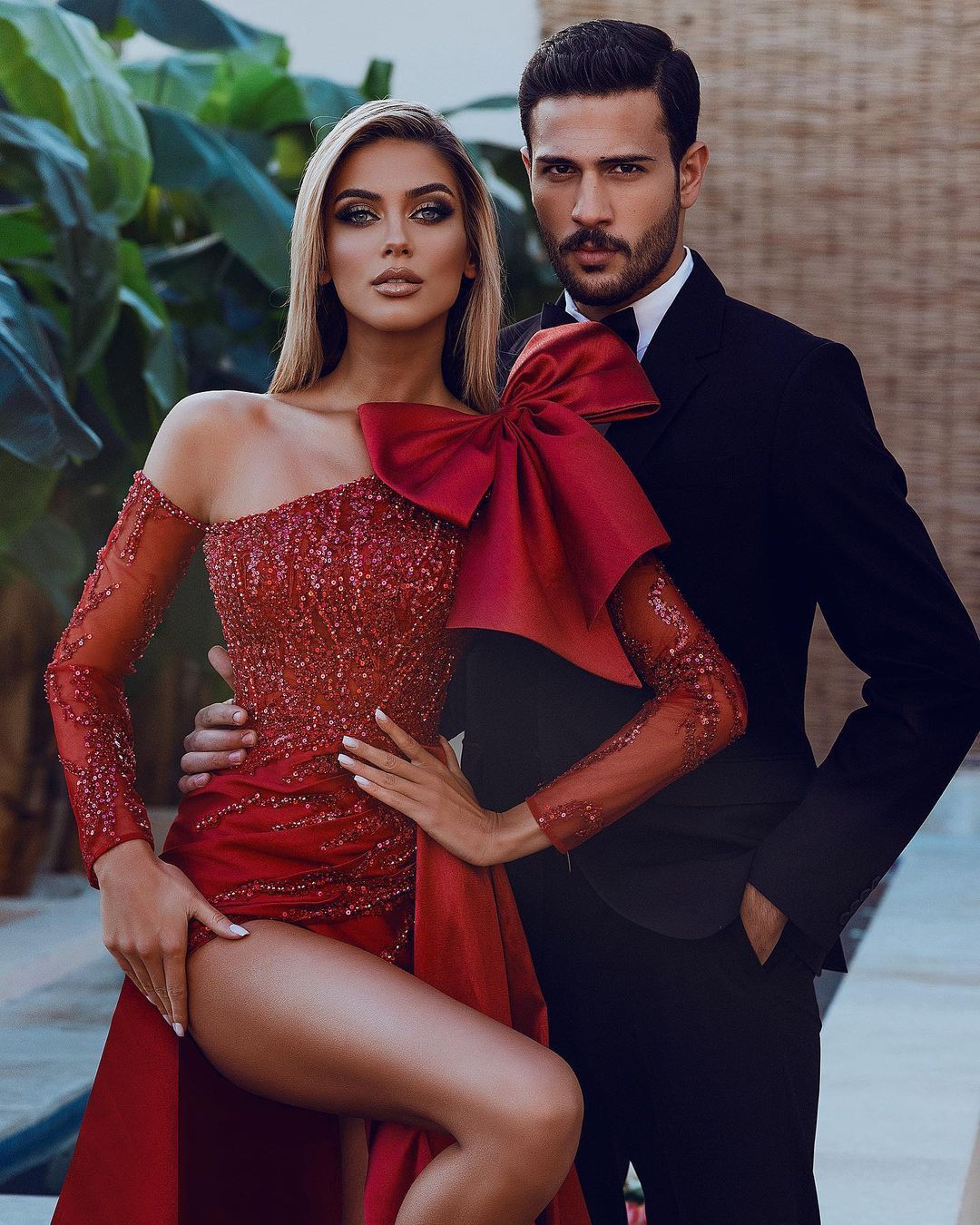 Robes de soirée rouges à manches | Robes de bal longues paillettes