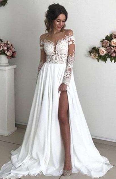 Robe de mariée princesse longue avec dentelle épaules nues