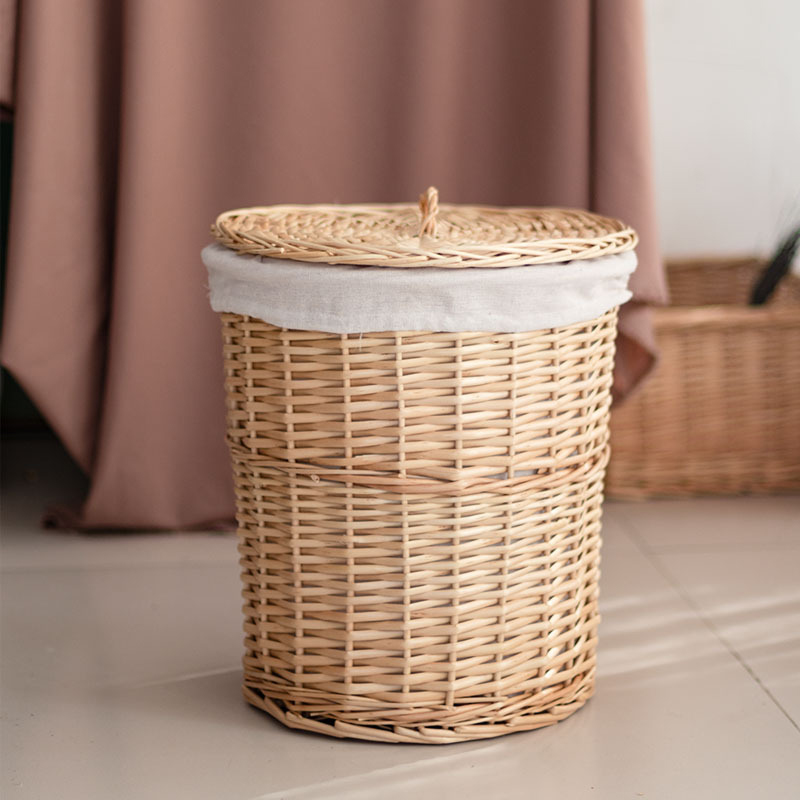 Hand-woven rattan clothes storage basket with lid for living room-Handwovenlamp