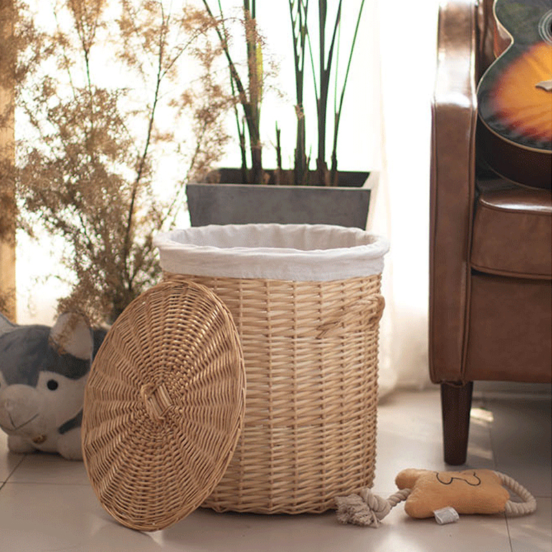 Hand-woven rattan clothes storage basket with lid for living room-Handwovenlamp